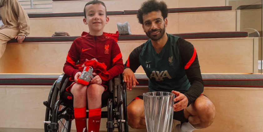 (Video) Young Red surprised by being given the chance to hand Mo Salah the Liverpool DSA player of the year award