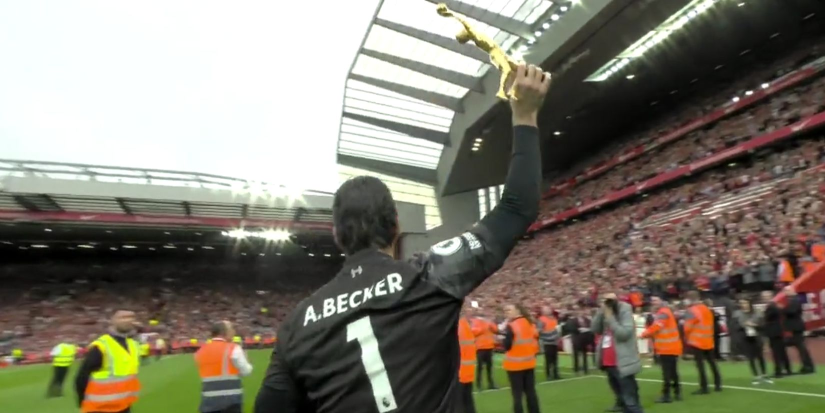 (Video) Alisson Becker collects his second golden glove award for Liverpool after 20 Premier League clean sheets