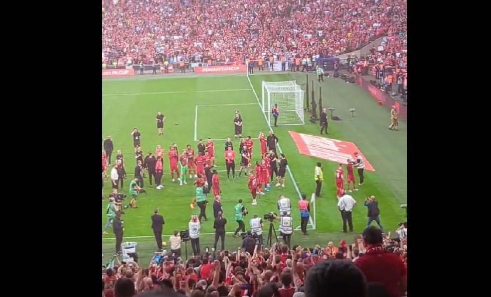(Video) Liverpool fans will love what Mane does during Klopp’s Wembley fist-pumps