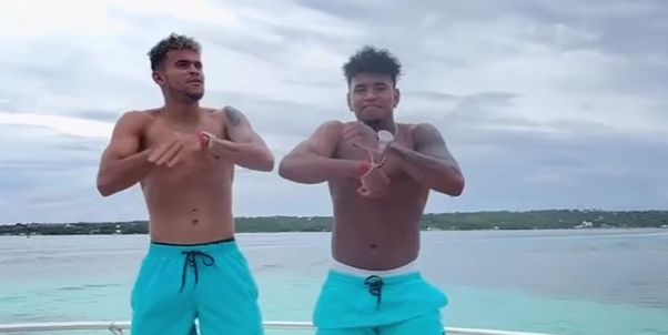 (Video) Luis Diaz and his brother enjoy the summer break as they are filmed dancing on a boat