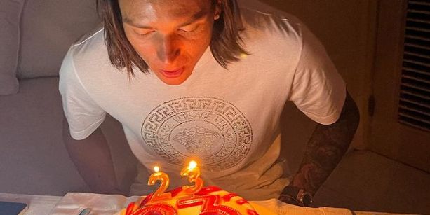 (Images) Darwin Nunez uploads a gushing thank you to his partner after posing alongside a red and white birthday cake