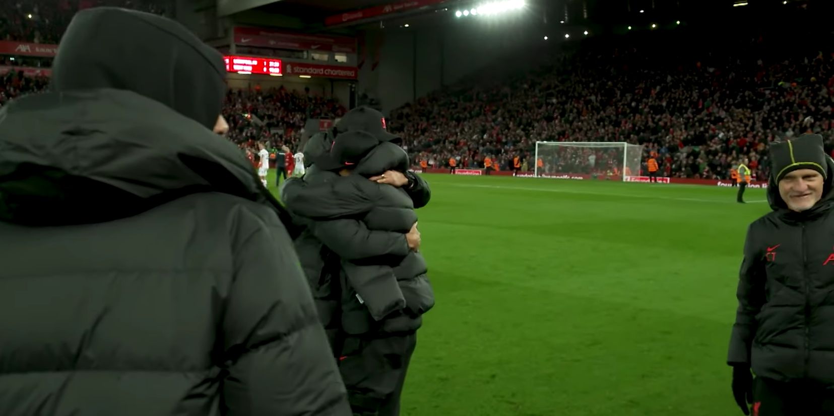 (Video) What Klopp did to Diaz after full-time whistle v West Ham will warm fans’ hearts