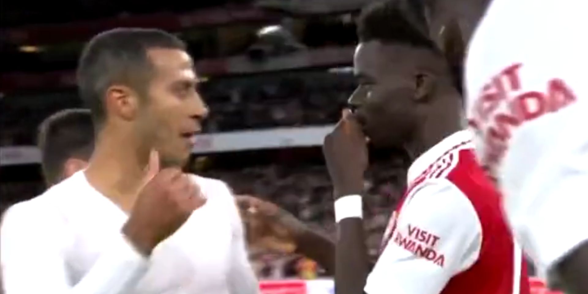 (Video) Saka makes beeline for Thiago at full-time to ask for his shirt after Arsenal win