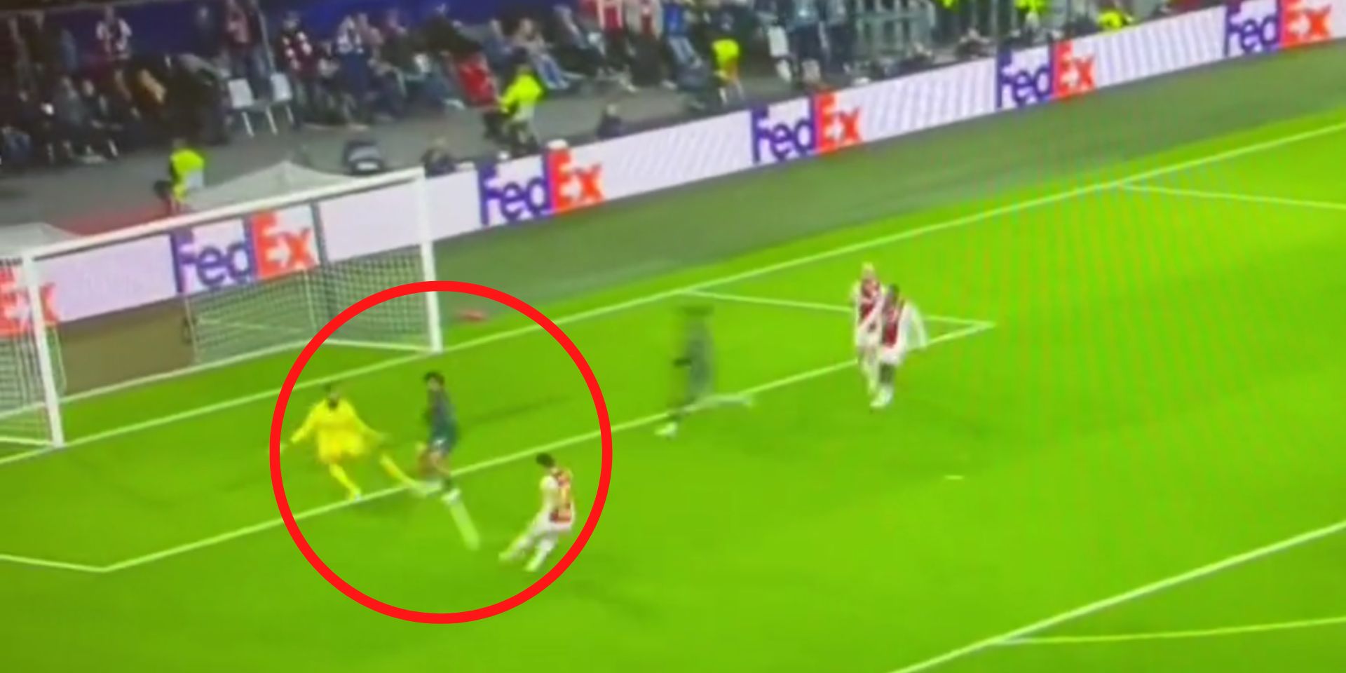 (Video) Trent Alexander-Arnold stops a certain Ajax goal with a crucial block