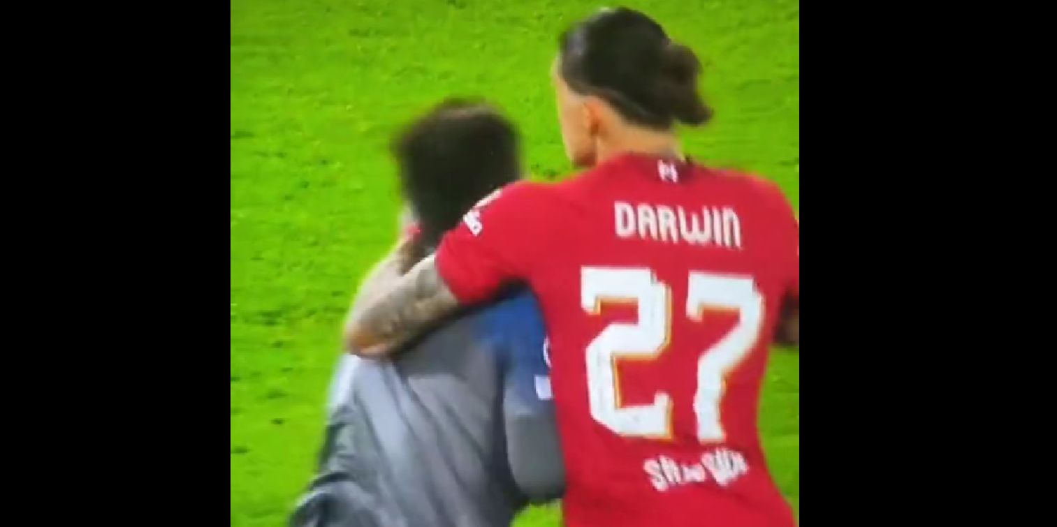 (Video) Nunez clobbers Napoli star after being shoved during Anfield win