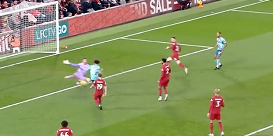 (Video) Watch Alisson pull off three world-class saves during Liverpool’s defeat of Southampton