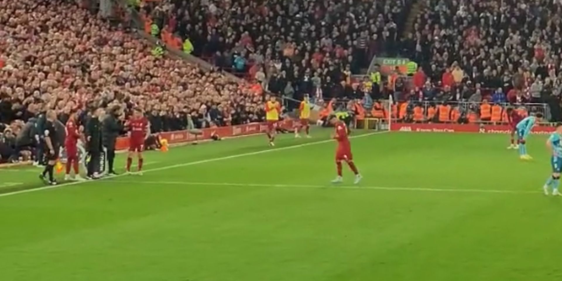 (Video) Anfield erupts to show appreciation to Bobby Firmino