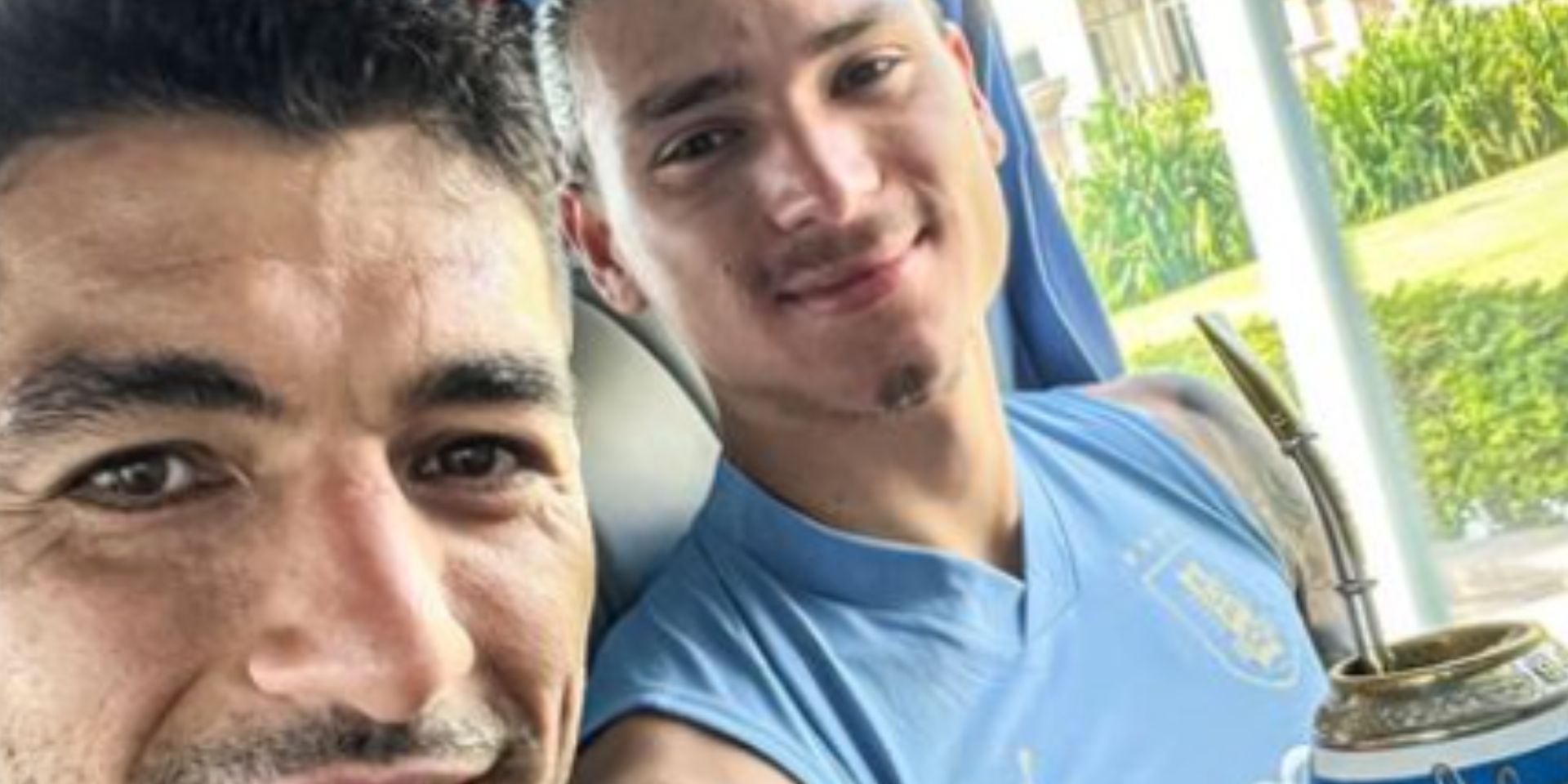 (Image) Luis Suarez and Darwin Nunez pose together in Uruguay World Cup camp