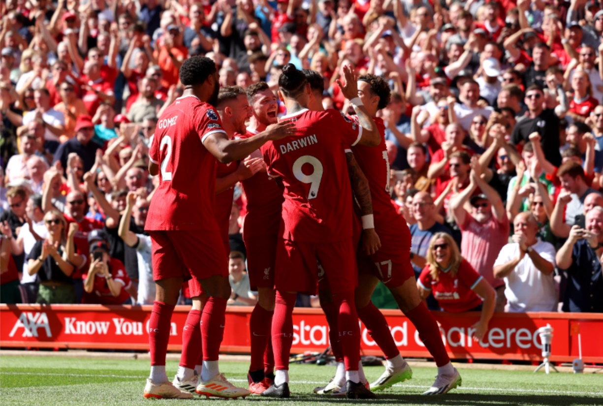Liverpool ease past Villa - Eurosport