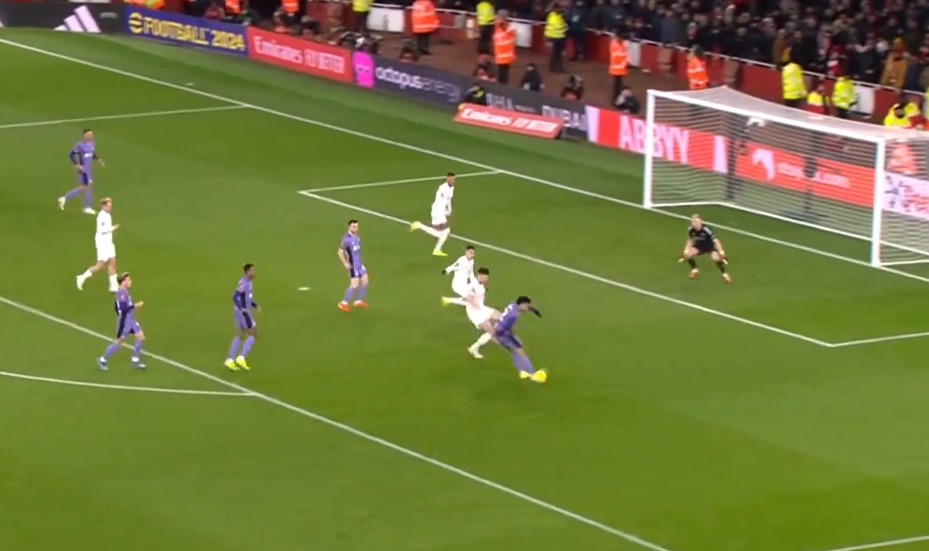 Video) Diaz smashes home from Liverpool counterattack to down Arsenal