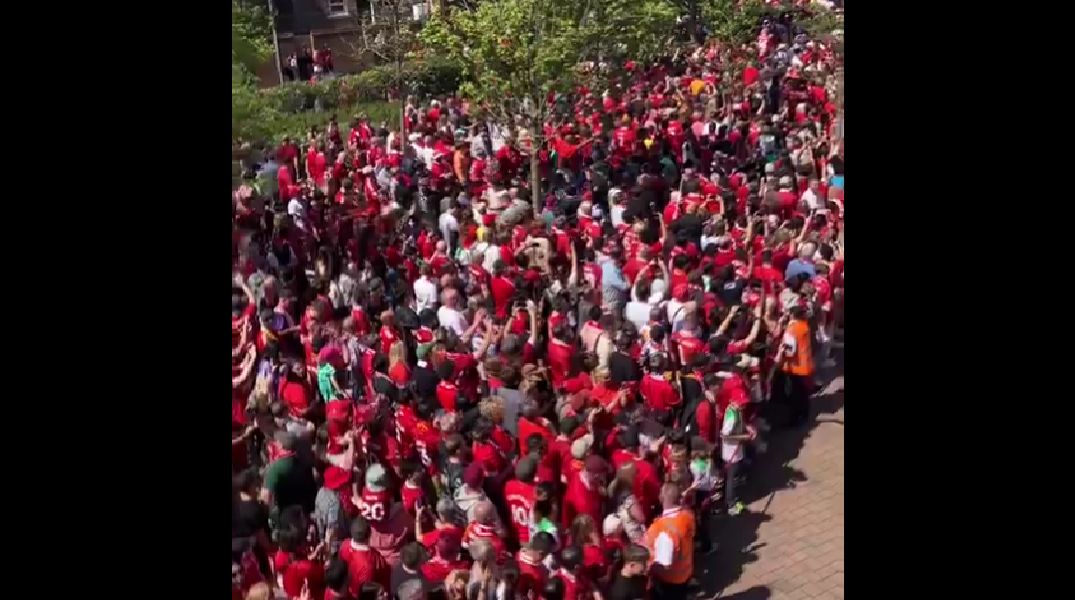 (Video) Incredible scenes outside Anfield as thousands of Liverpool fans wait for Jurgen Klopp