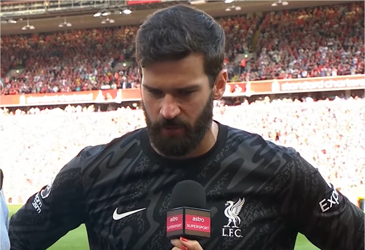 Video) Alisson drops big clue that important figure will remain at Liverpool