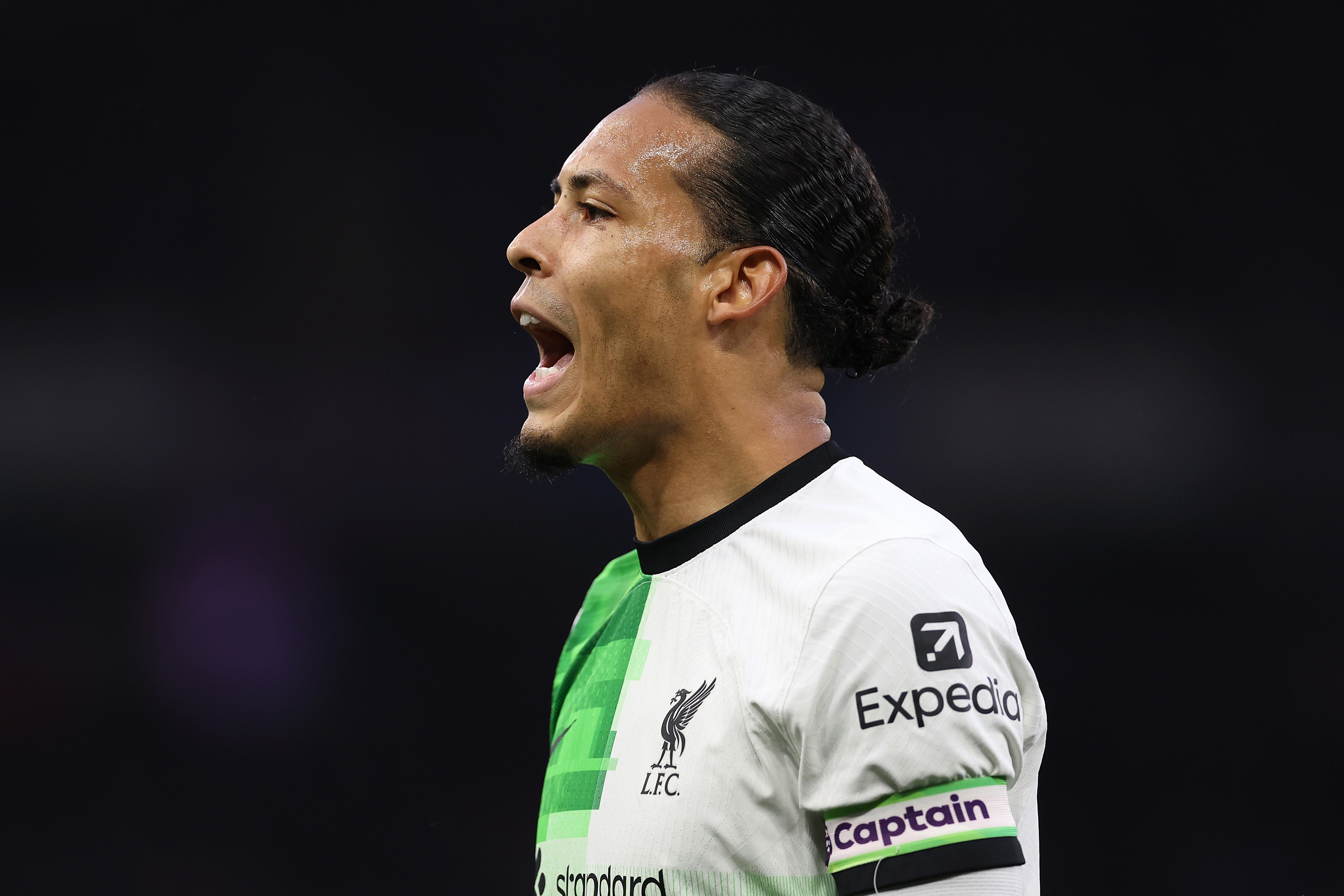 Transfer insider’s update on Virgil van Dijk suggests he’s made up his mind on Liverpool future