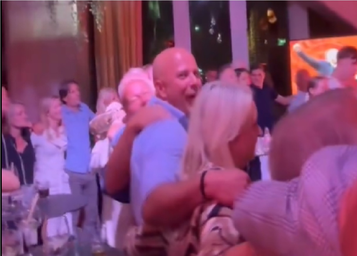 (Video) Liverpool fans will revel in what Arne Slot did at his Feyenoord farewell party