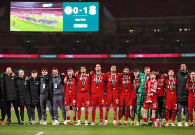 liverpool-players-celebrate