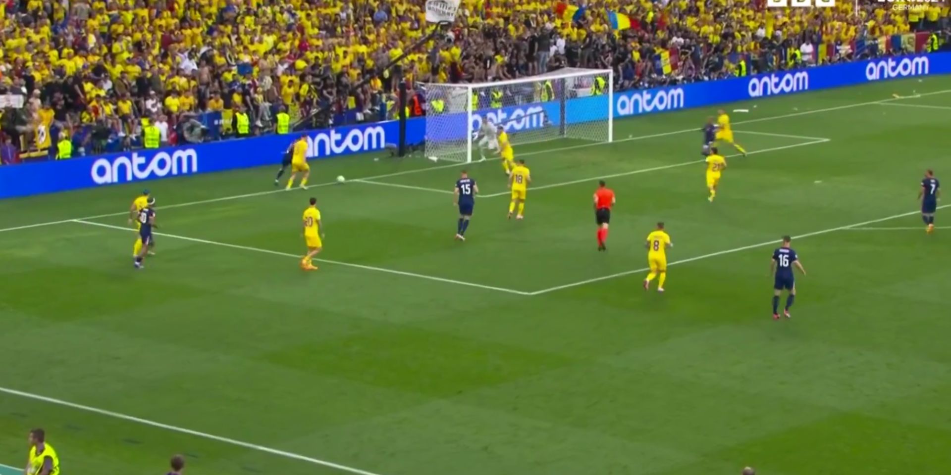 (Video) Gakpo continues to wow at the Euros with double goal involvement