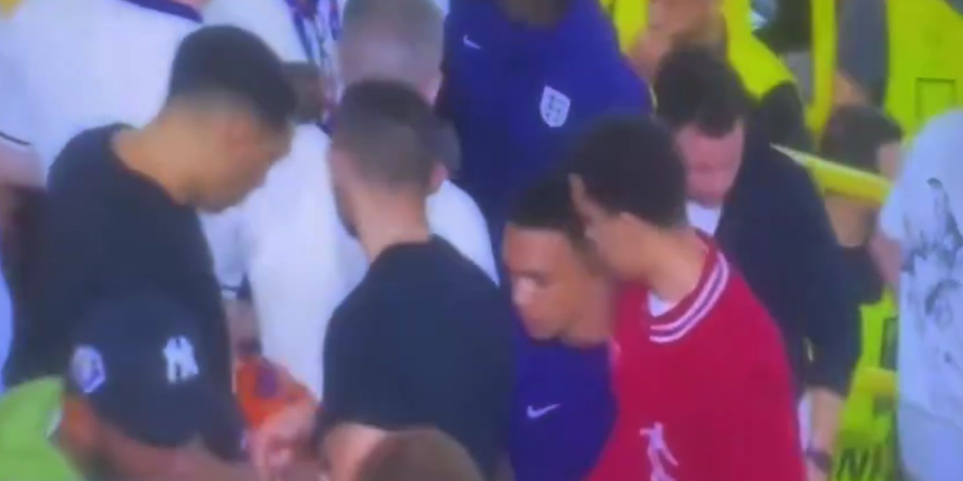 (Video) Alexander-Arnold spotted with Liverpool teammate’s shirt after summer meeting