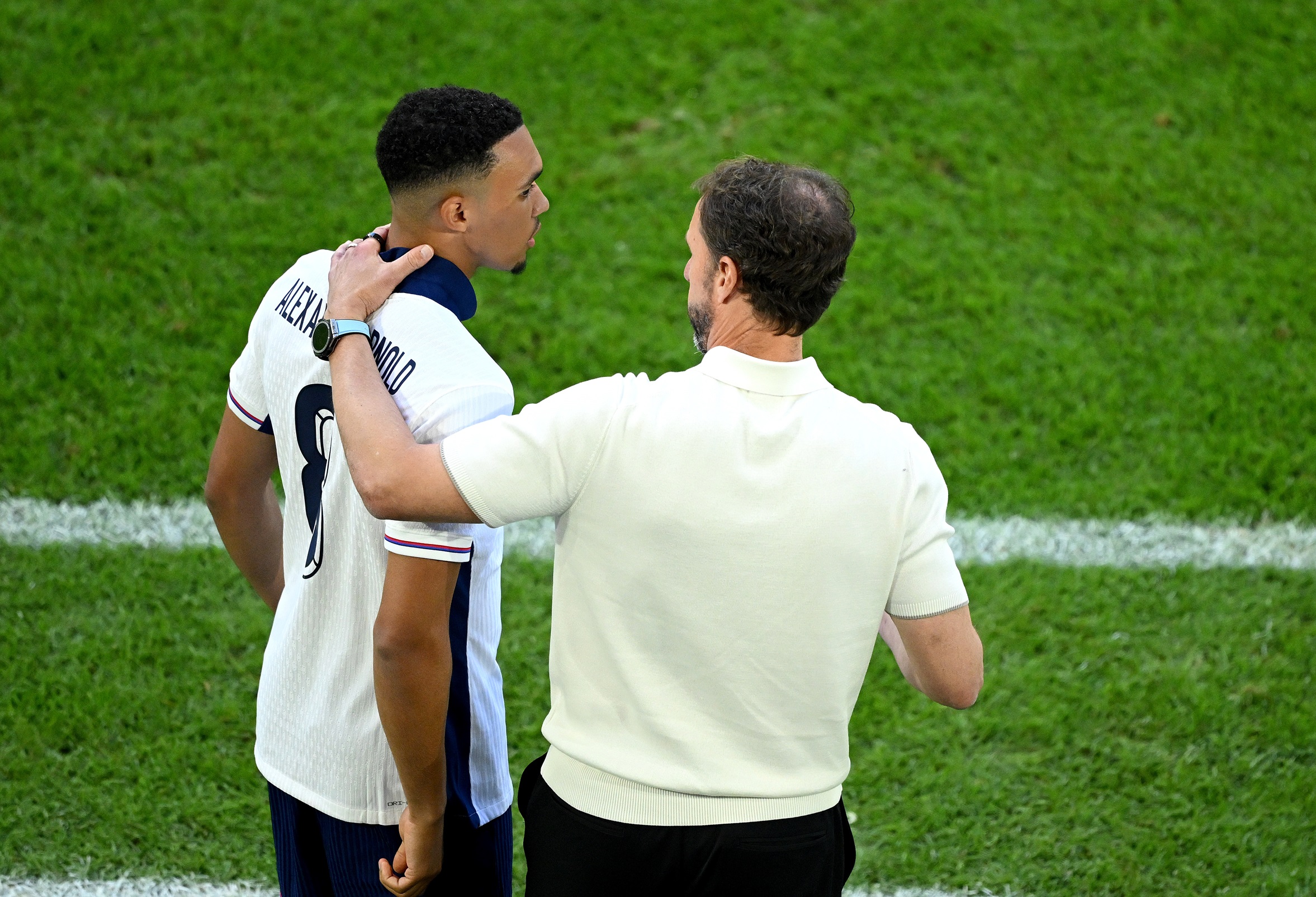 Southgate’s private chat with Trent Alexander-Arnold just added another item to Slot’s to-do list