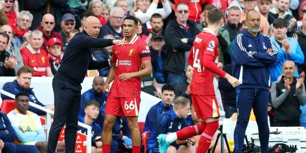 Trent Alexander-Arnold and Arne Slot in conversation