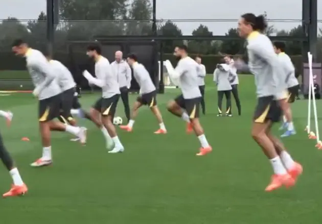 Darwin Nunez struggles with Liverpool training routine