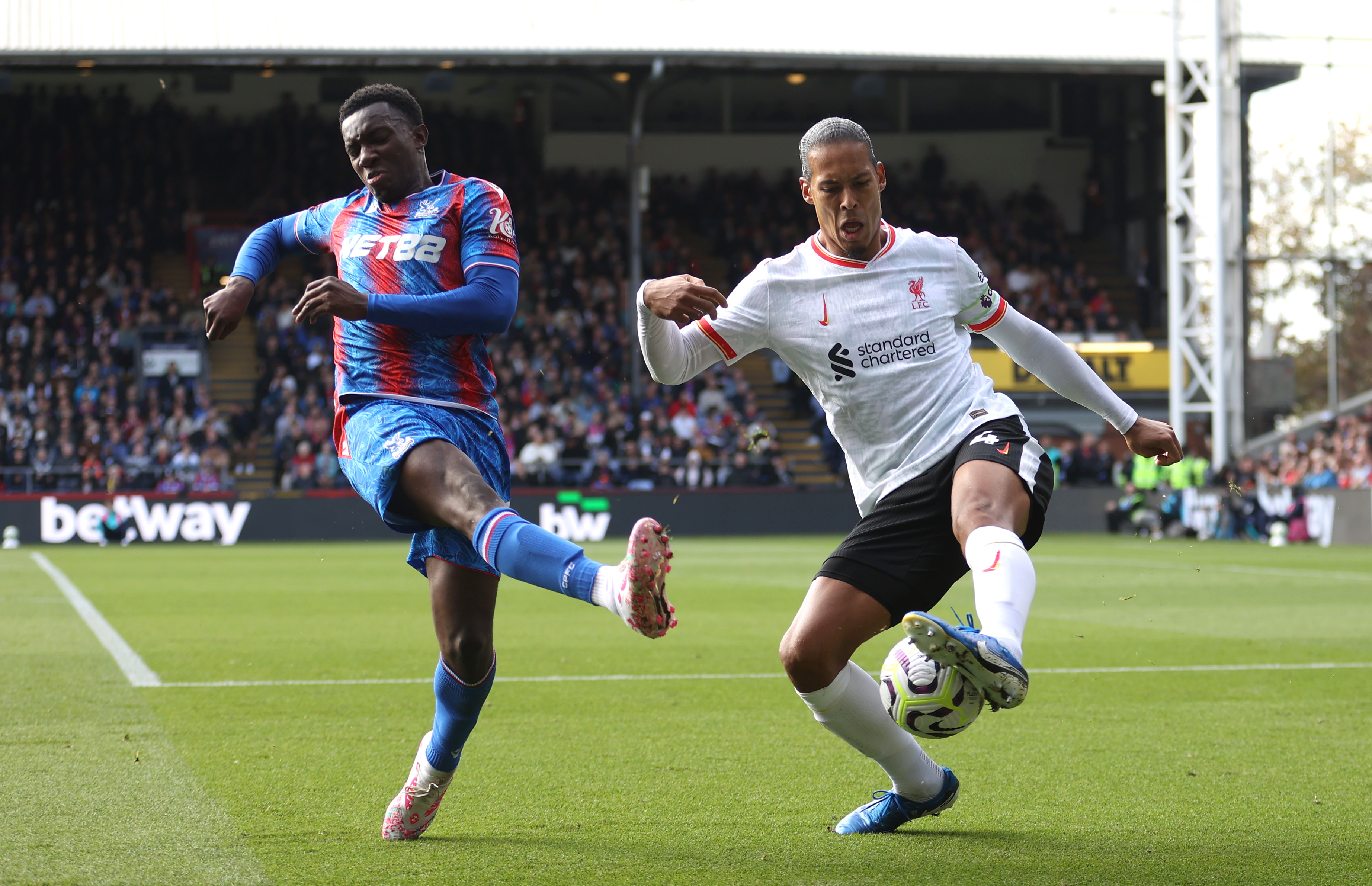Van Dijk was his usual world-class self vs Palace.