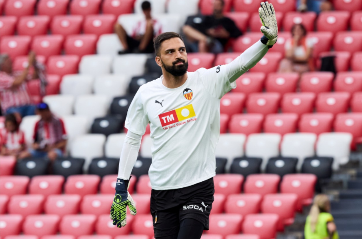 Liverpool could bring forward Mamardashvili's arrival to January