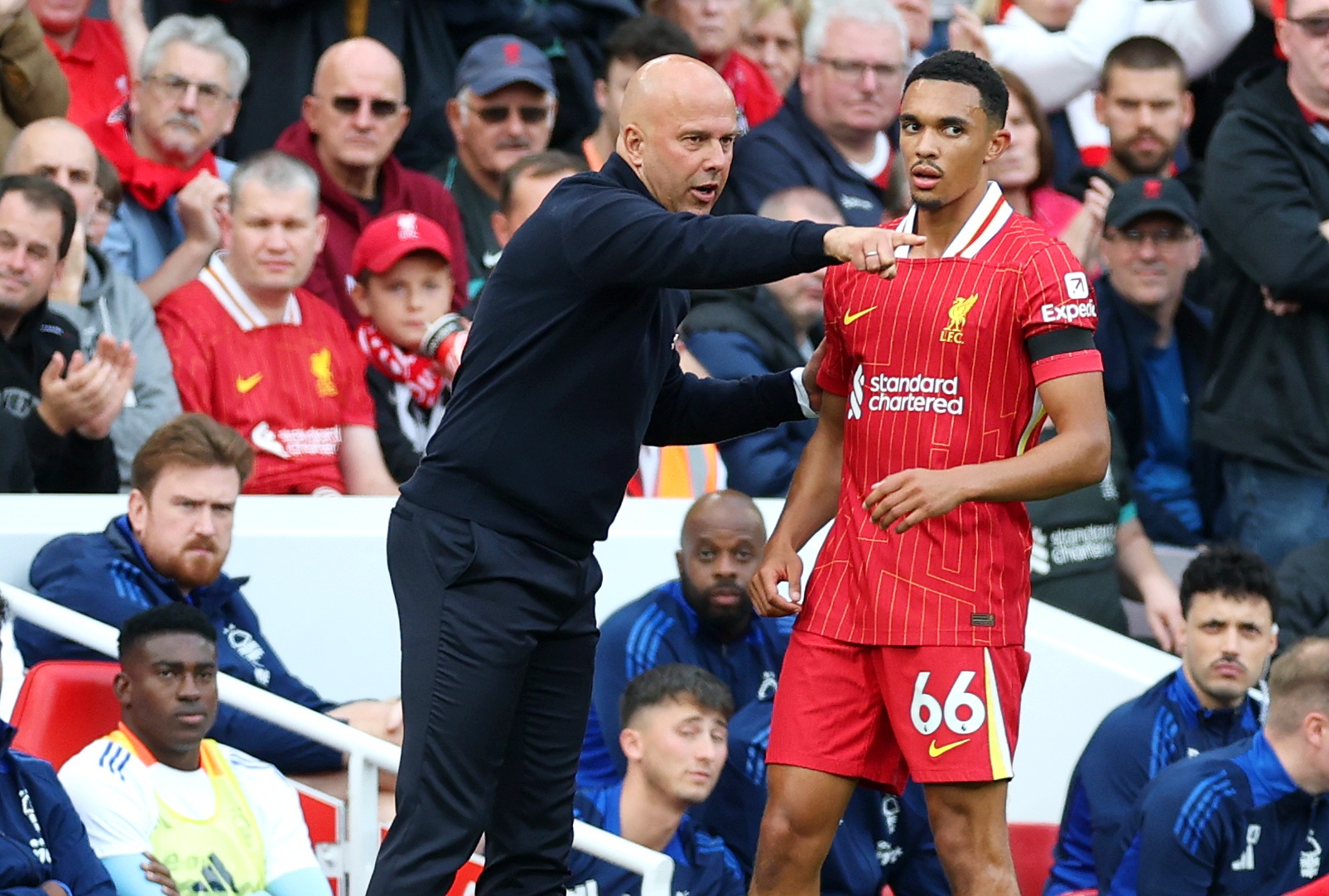 Arne Slot has been working on Trent's defending in training.