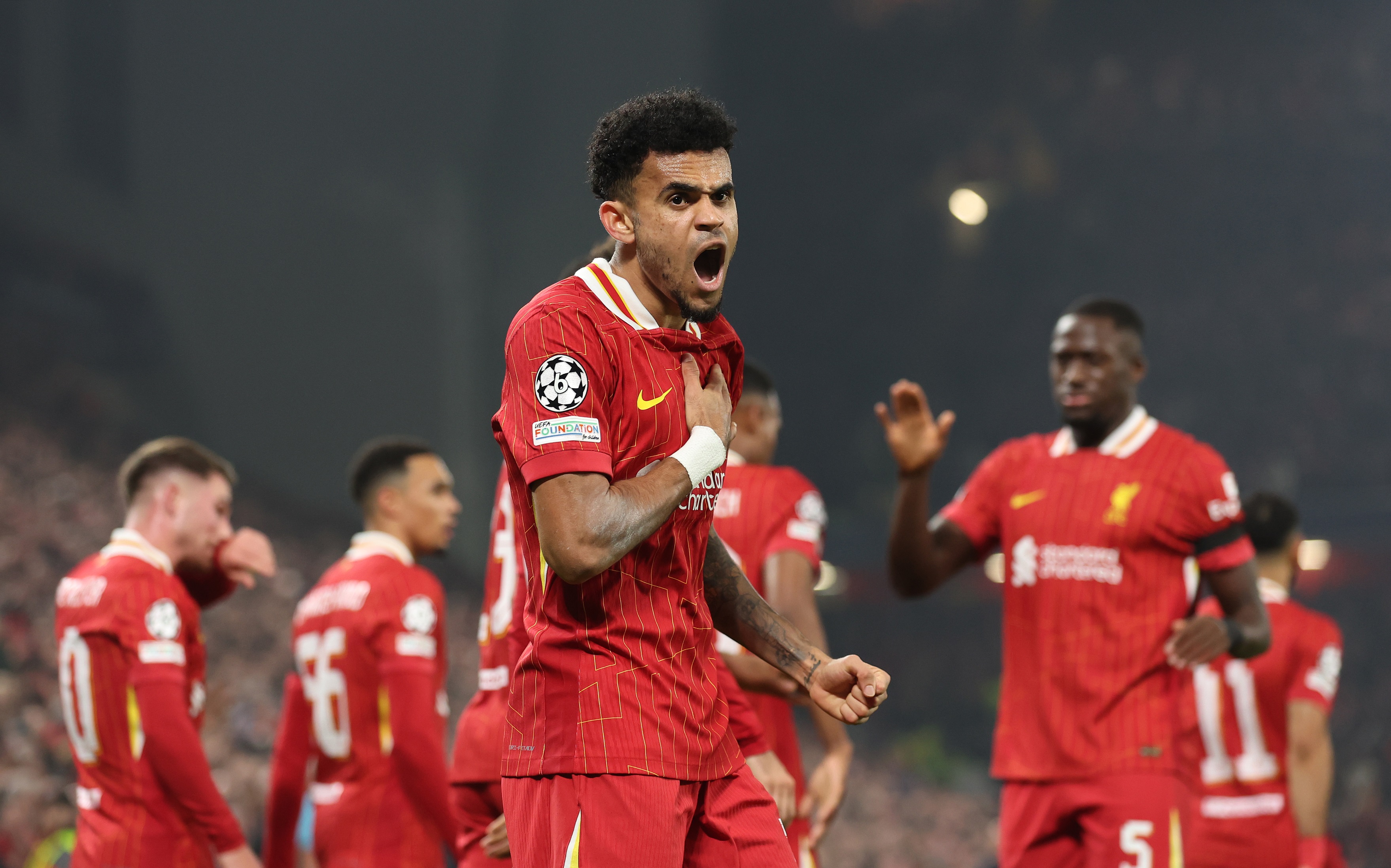 arne-slot-stunned-liverpool-boss-has-head-in-hands-over-luis-diaz-goal