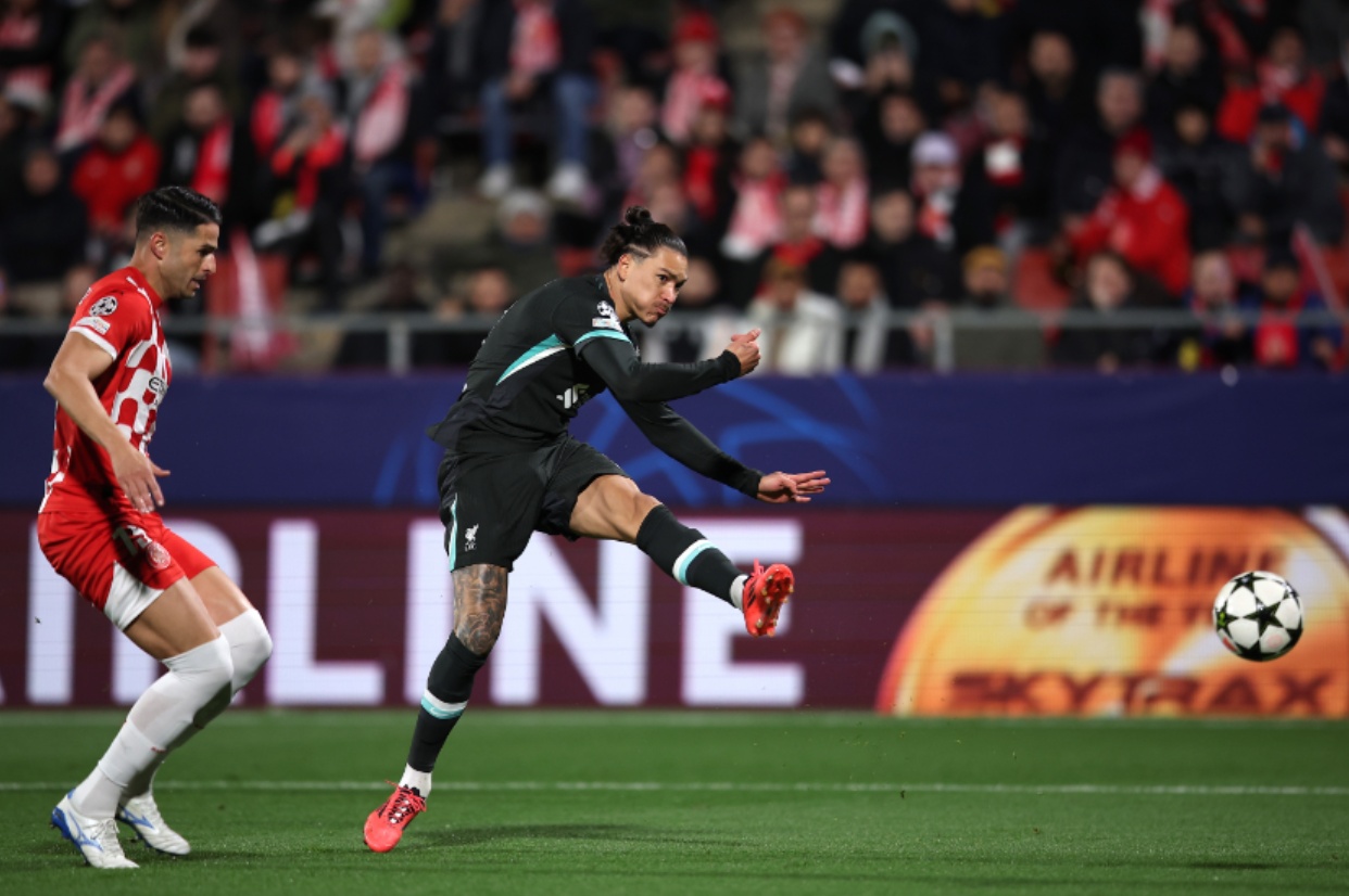 Darwin Nunez passed up a good chance to score in the first half against Girona