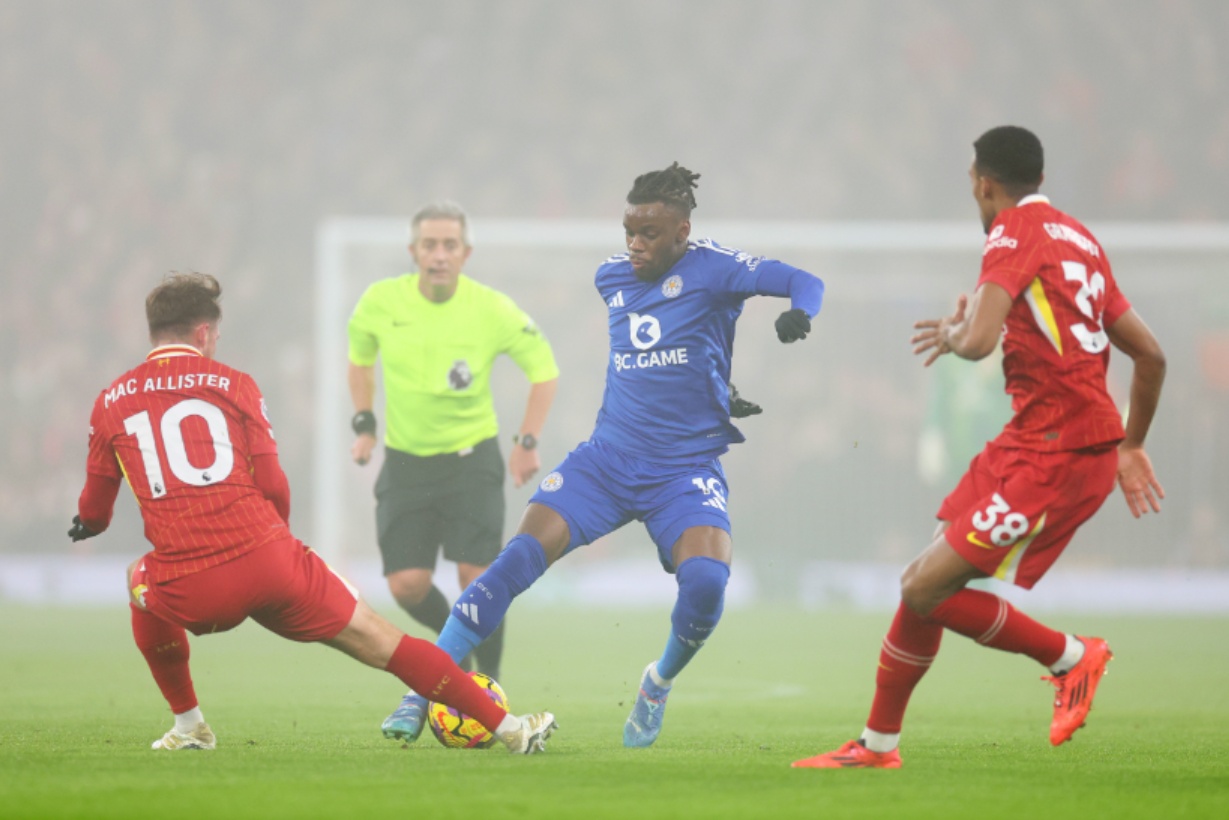 Alexis Mac Allister puts in a tackle on Stephy Mavididi