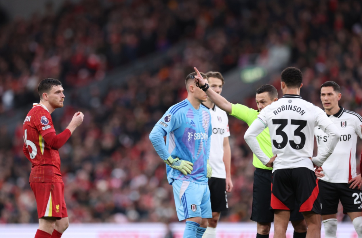 Andy Robertson was sent off in Liverpool's 2-2 draw against Fulham