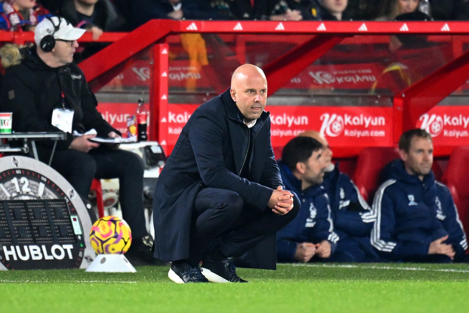 Arne Slot watches Liverpool from the sidelines at Nottingham Forest