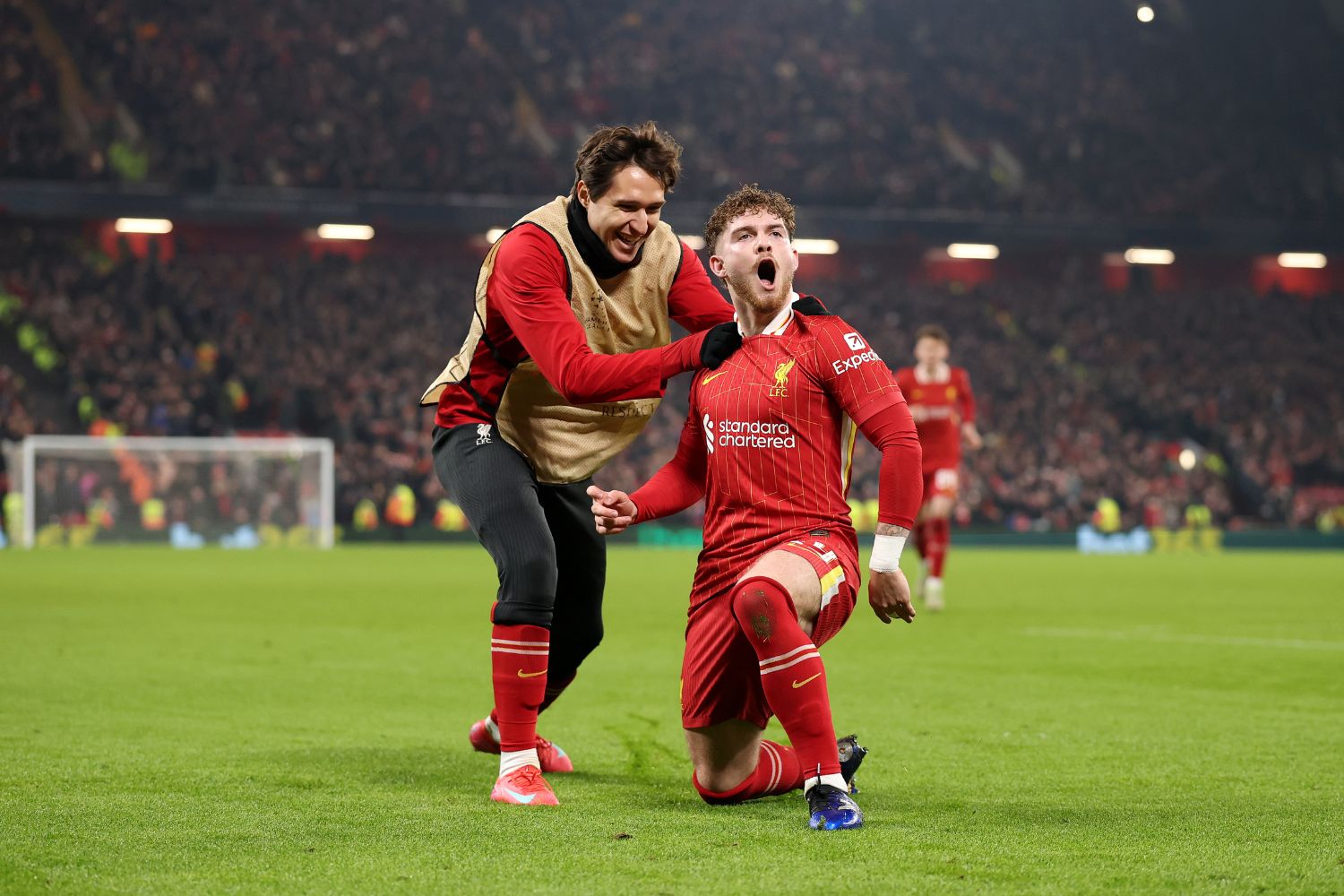 Harvey Elliott and Federico Chiesa congratulate Lille