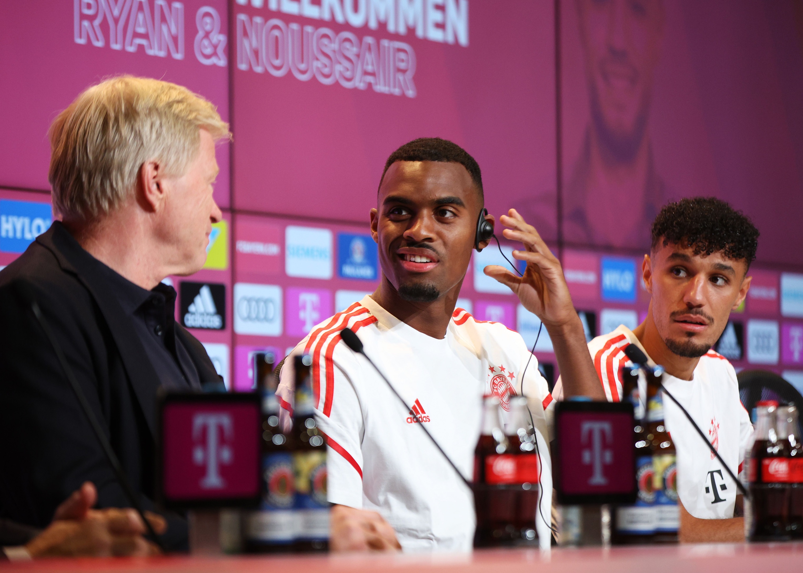 Ryan Gravenberch and Noussair Mazraoui at their Bayern Munich unveiling.