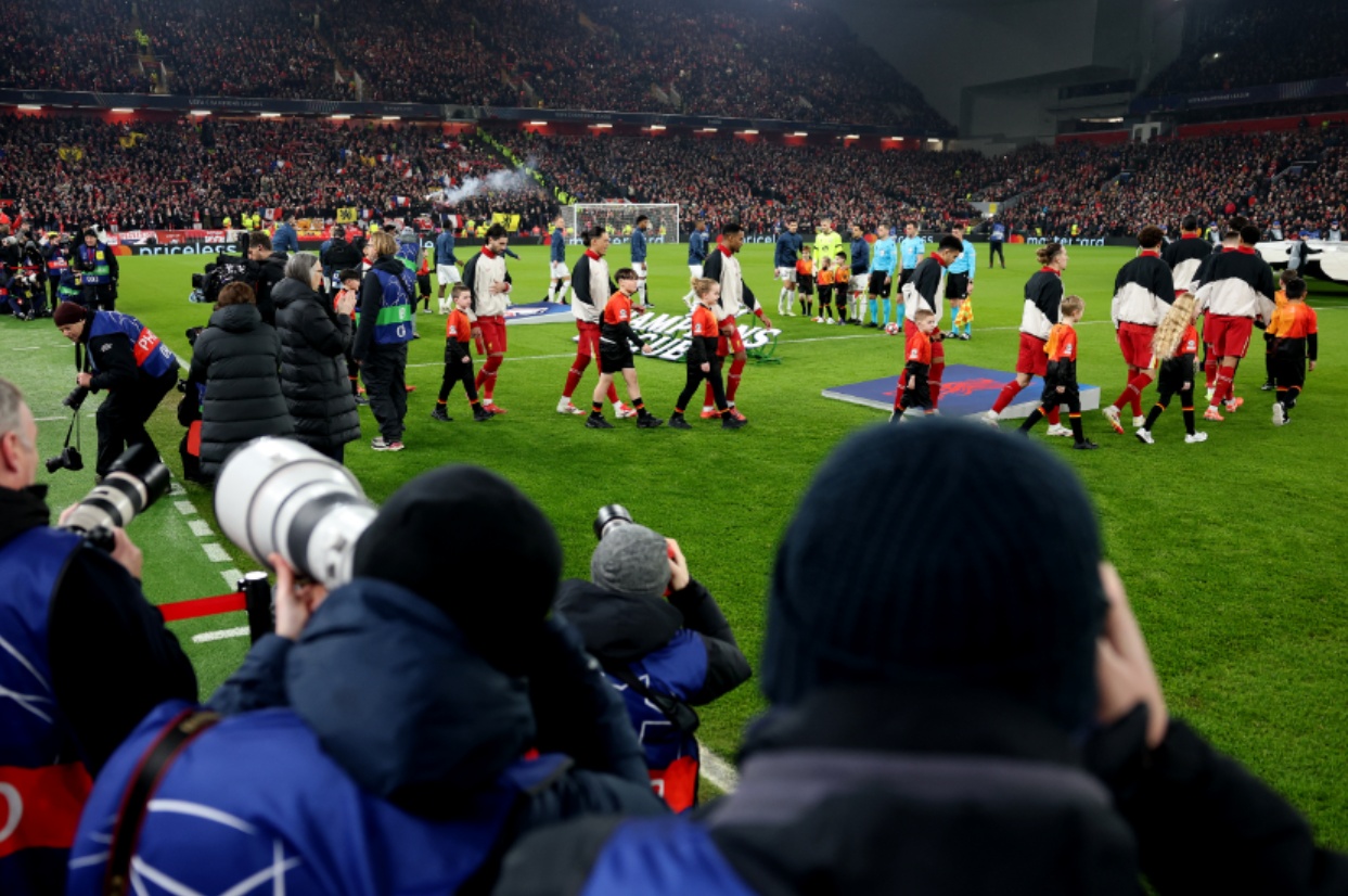 Jamie Redknapp has heaped praise on 'fearless' Conor Bradley