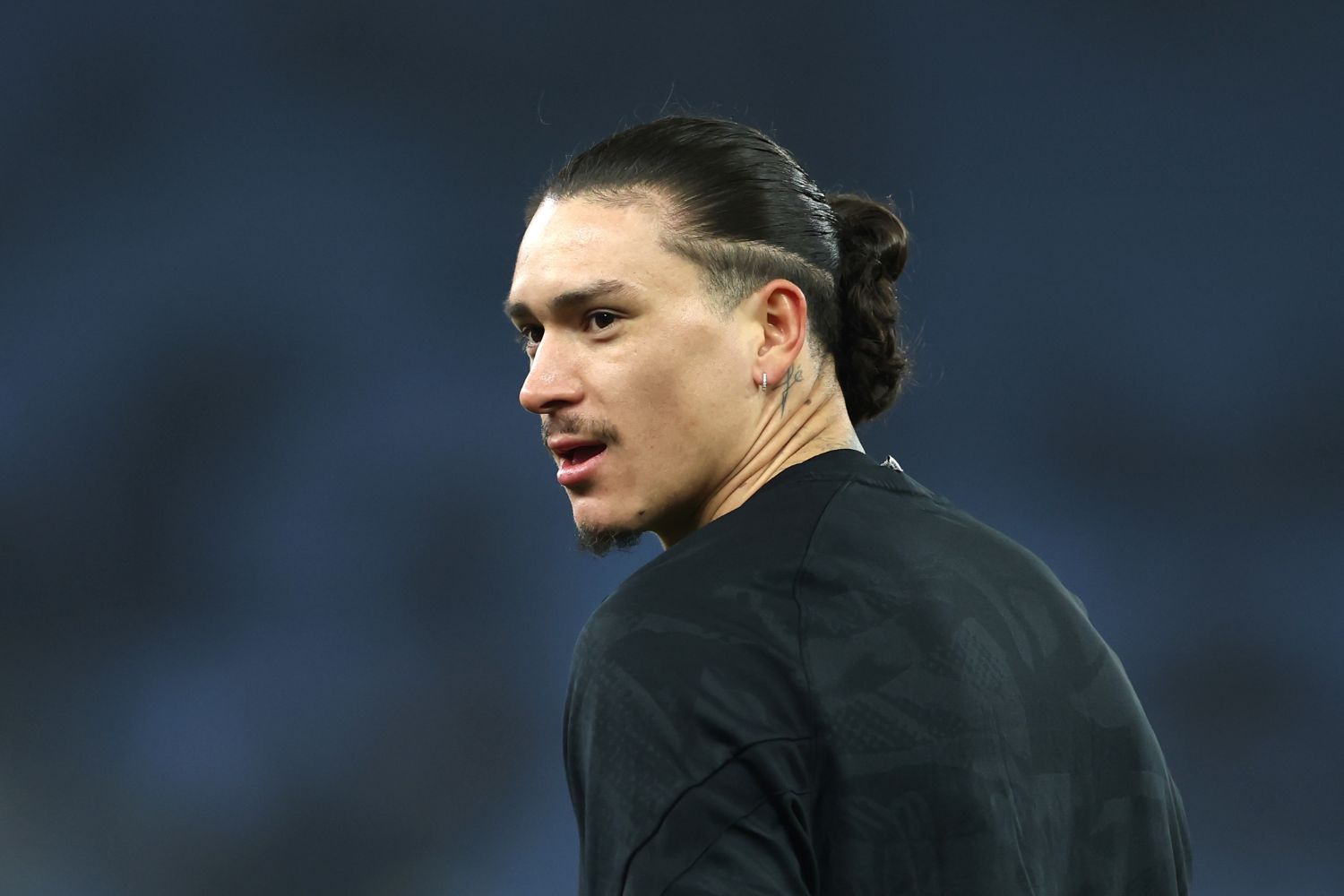 Darwin Nunez warms up for Liverpool