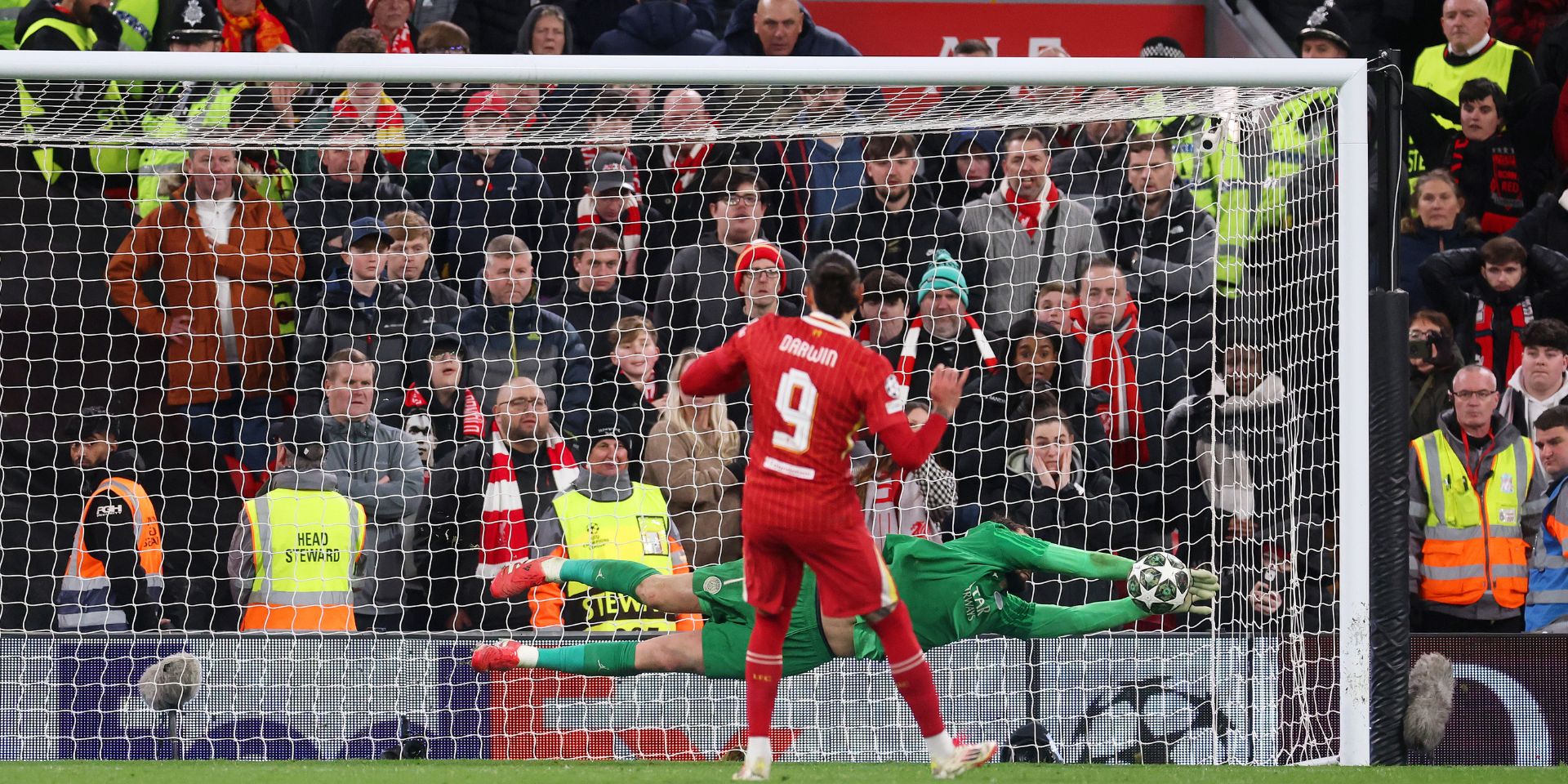 Not Nunez; Liverpool forward spotted on his knees during penalties against PSG