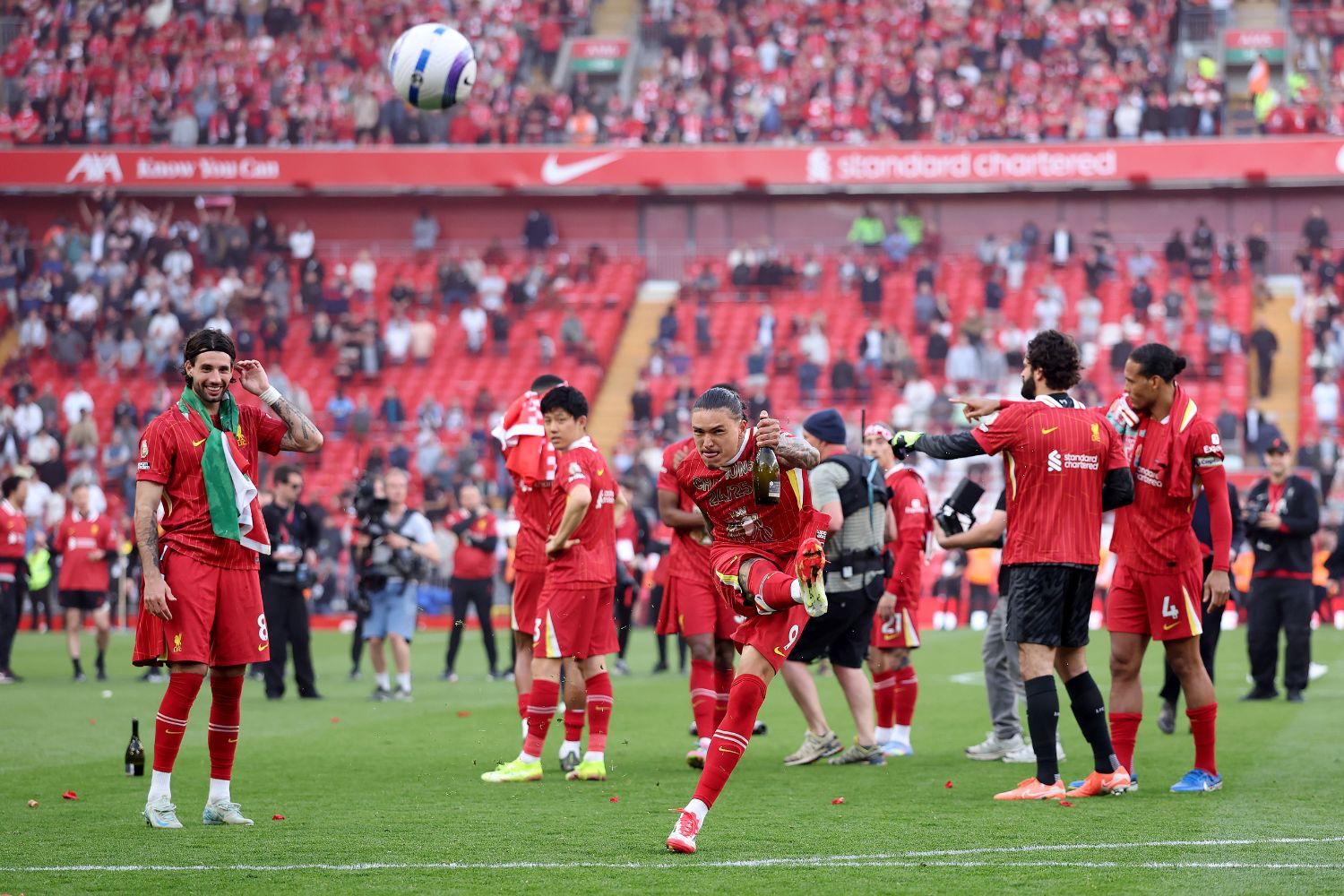 Darwin Nunez celebrates winning the league with Liverpool