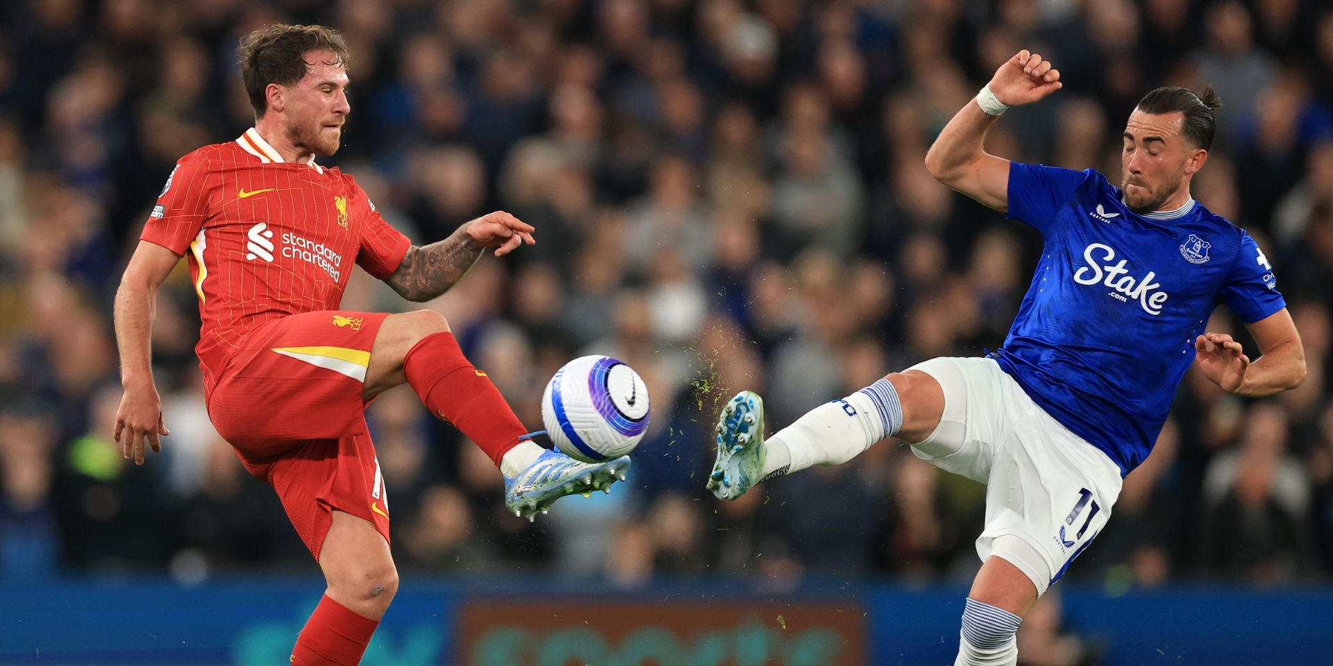 Alexis Mac Allister battles with Jack Harrison