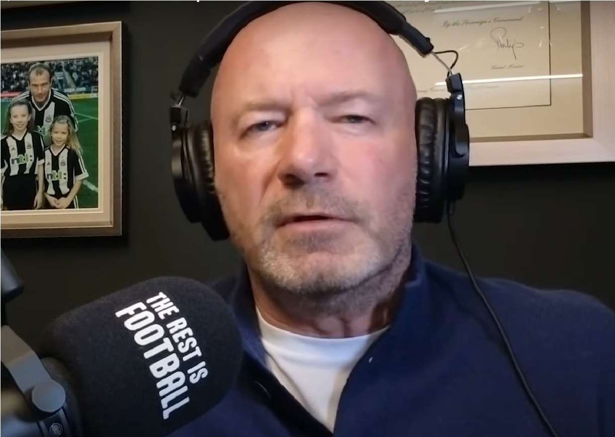 Alan Shearer said that Andy Robertson endured a 'nightmare' performance against Fulham