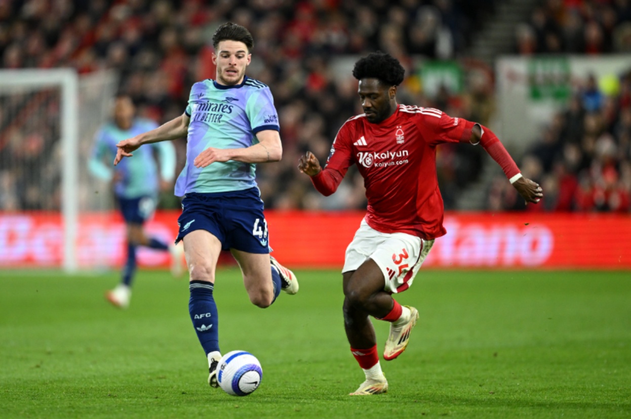 Lewis Steele believes that Ola Aina could provide a 'quick and easy fix' at right-back for Liverpool