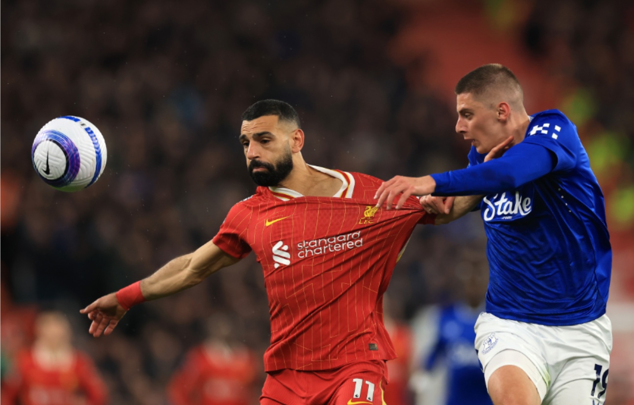 Stephen Warnock criticised a 'non-existent' performance from Mo Salah in the Merseyside derby