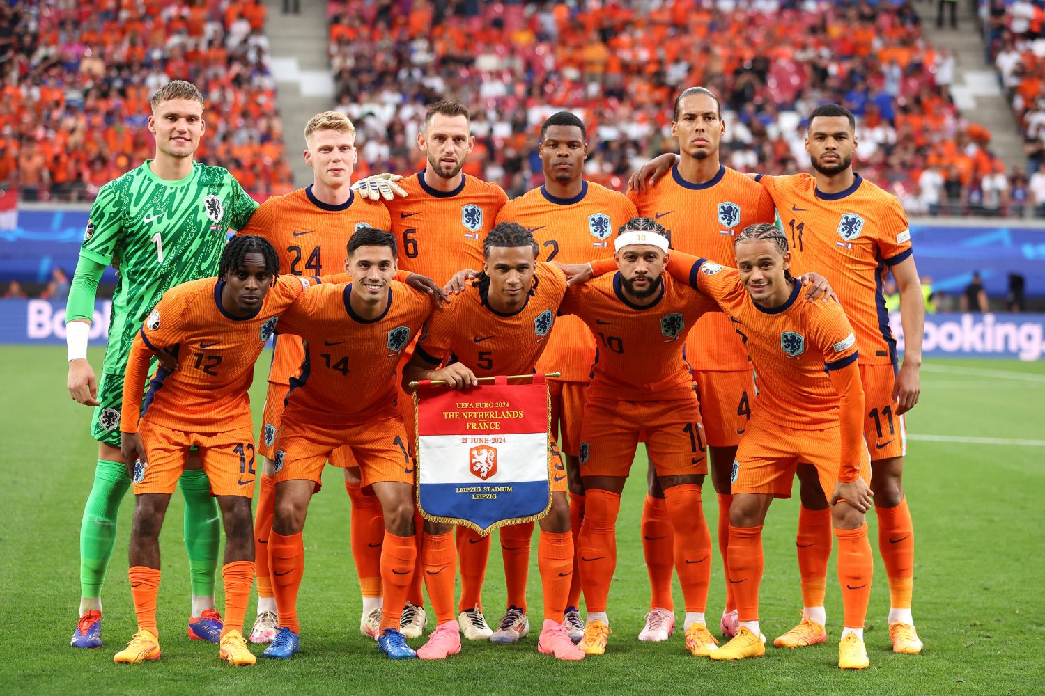 Jeremie Frimpong playing for Netherlands with Van Dijk and Gakpo