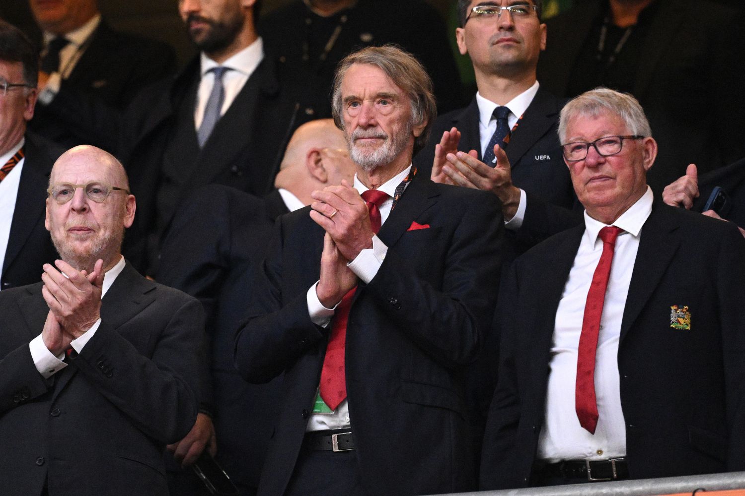 Ferguson watches Manchester United in despair