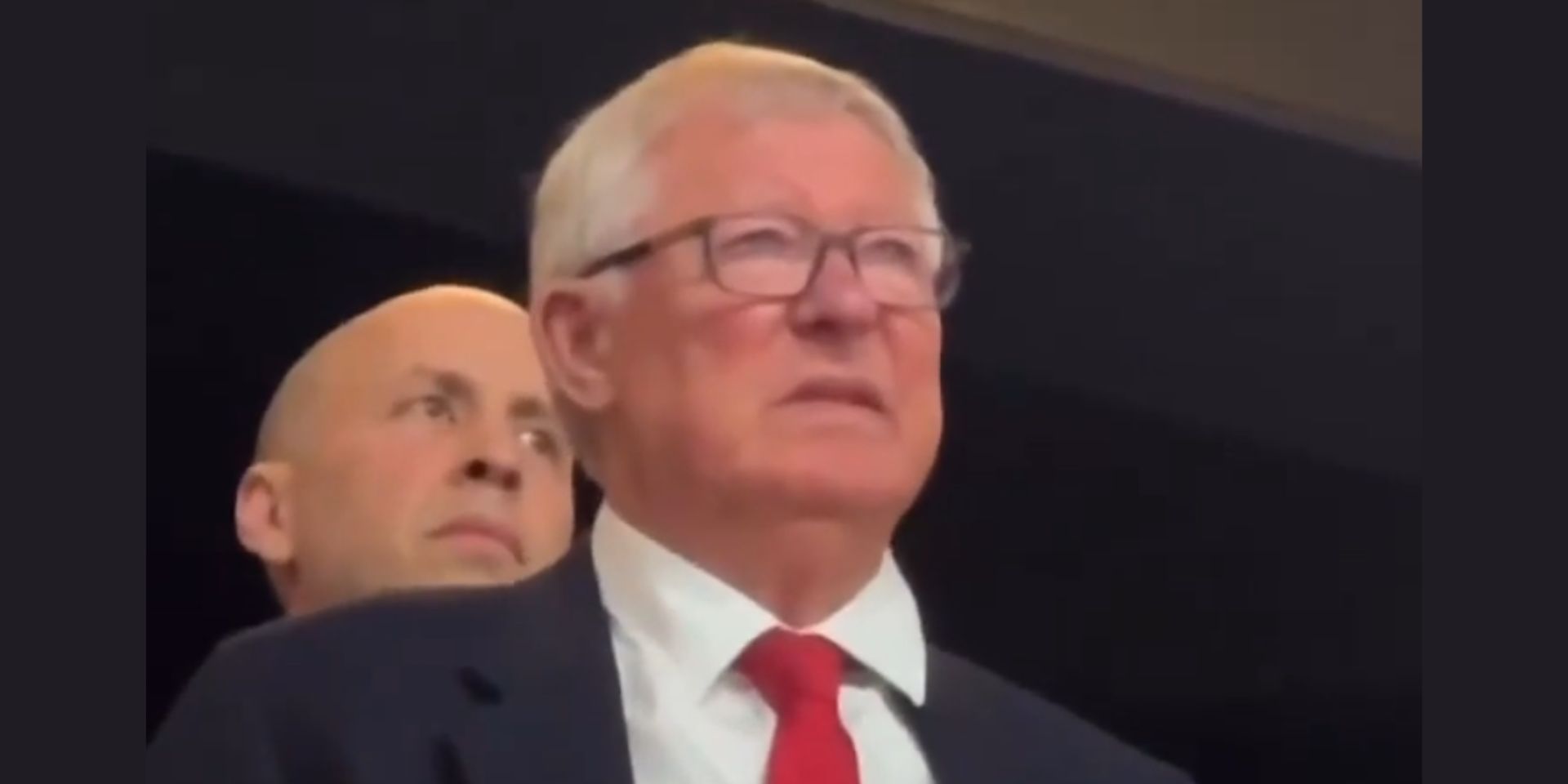 Ferguson watches Manchester United in despair