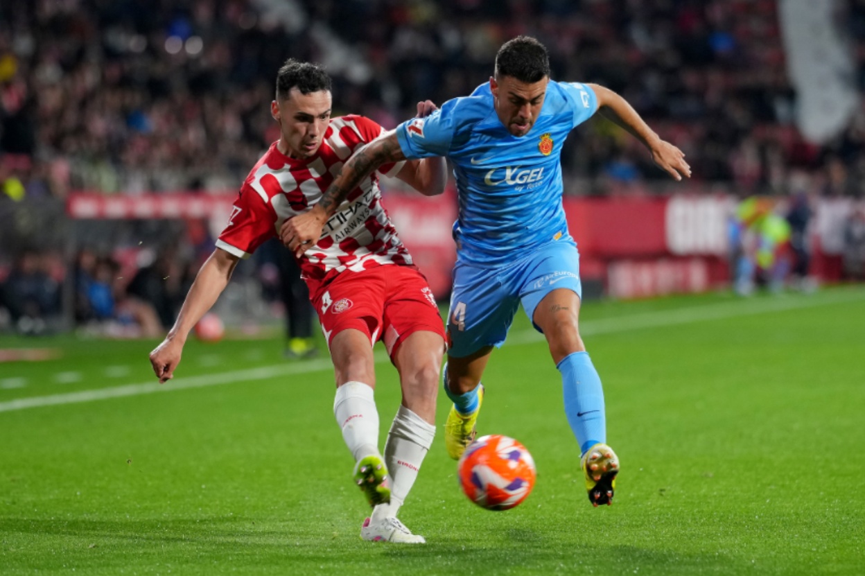 AI company PLAIER recommended Girona's Arnau Martinez as a viable right-back option for Liverpool to consider