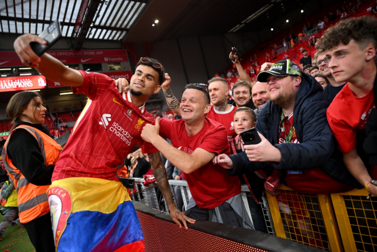 Arne Slot is eager to keep Luis Diaz at Liverpool amid interest from overseas