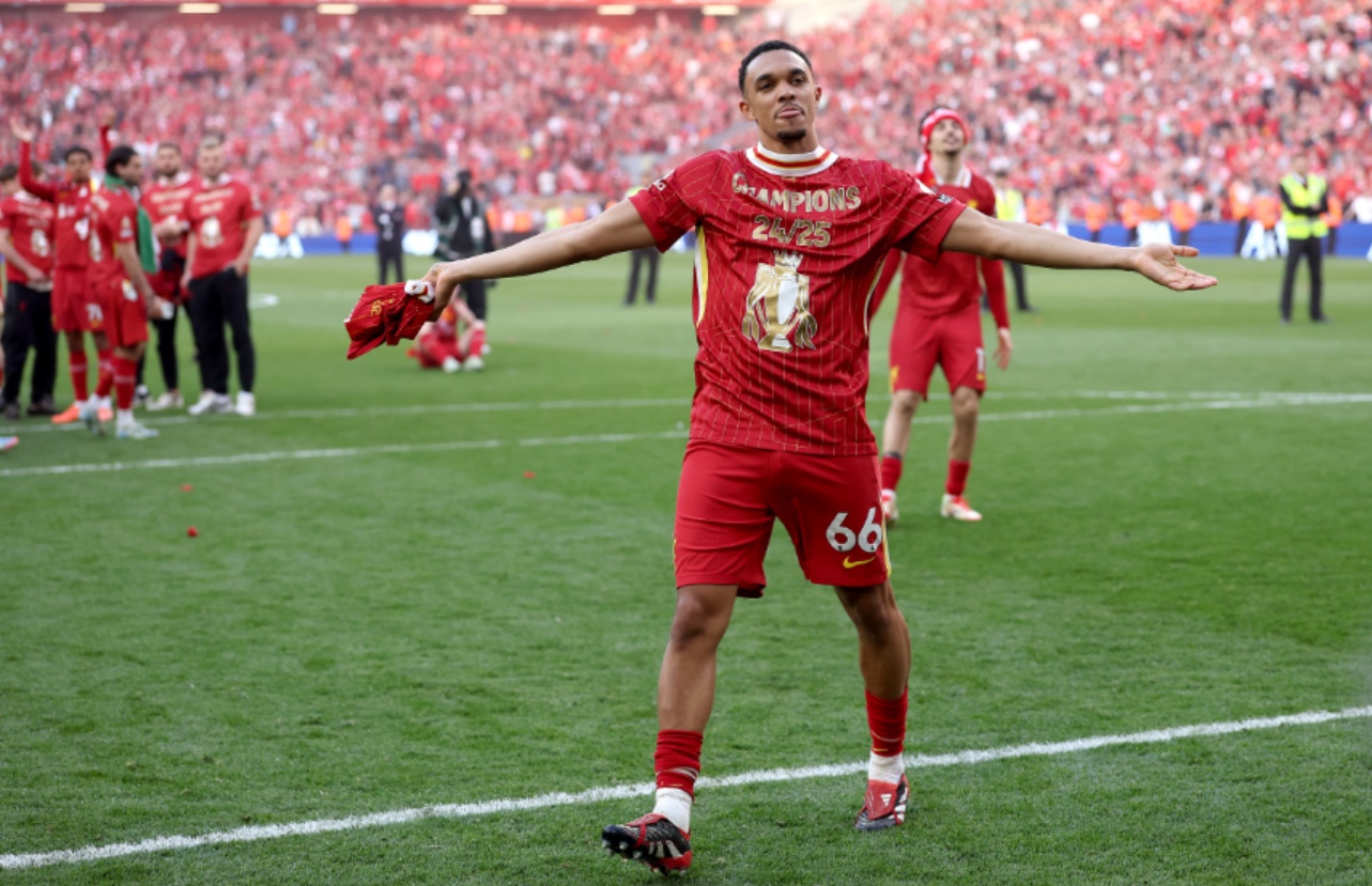 Trent Alexander-Arnold celebrates Liverpool's Premier League triumph