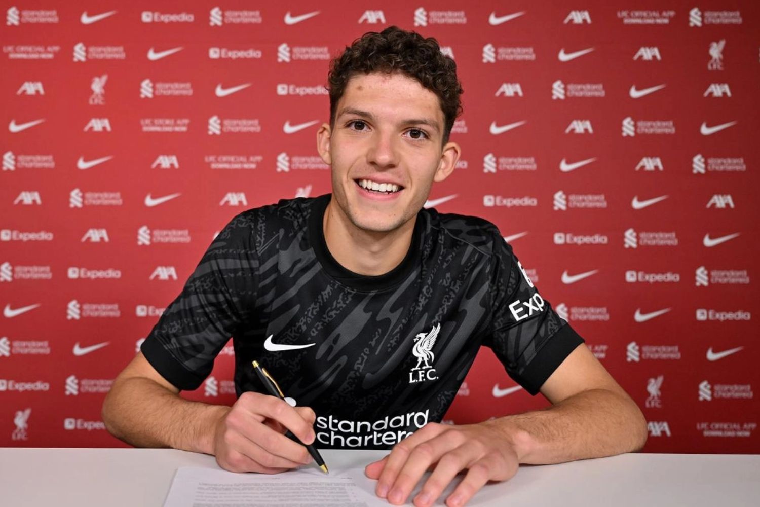 Armin Pecsi signing for Liverpool