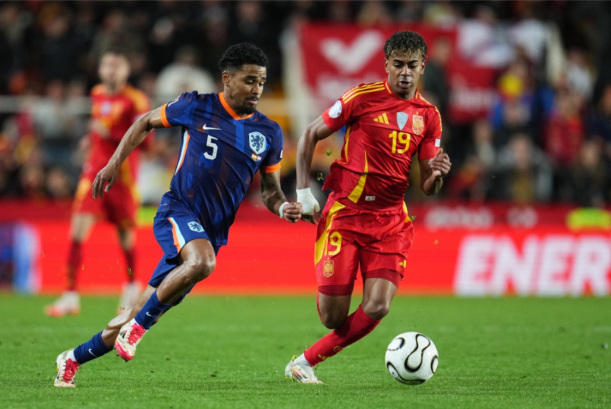 Liverpool aren't prepared to let Chelsea have a free run at Jorrel Hato